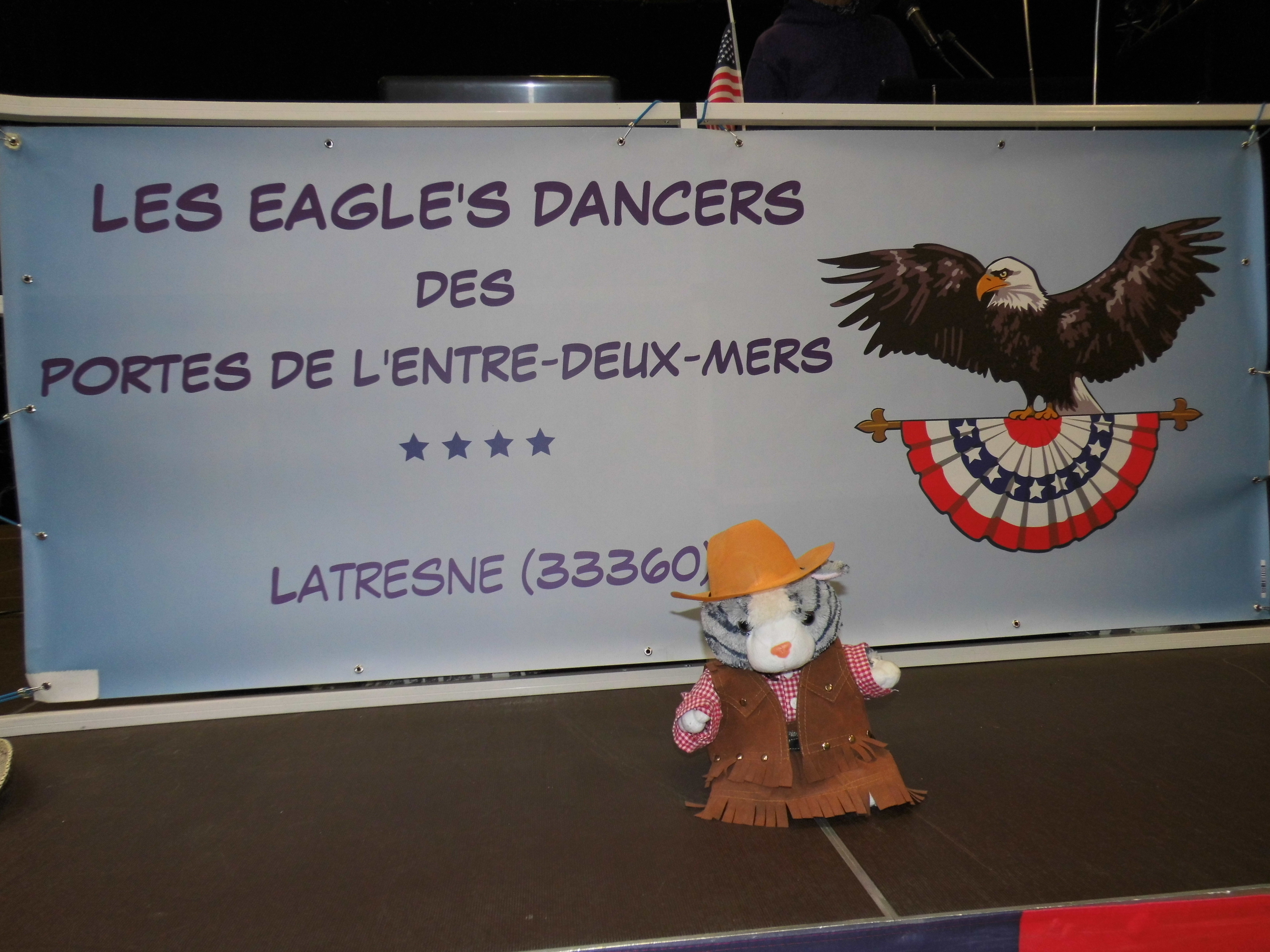 CHEZ LES EAGLE'S DANCERS (1)
